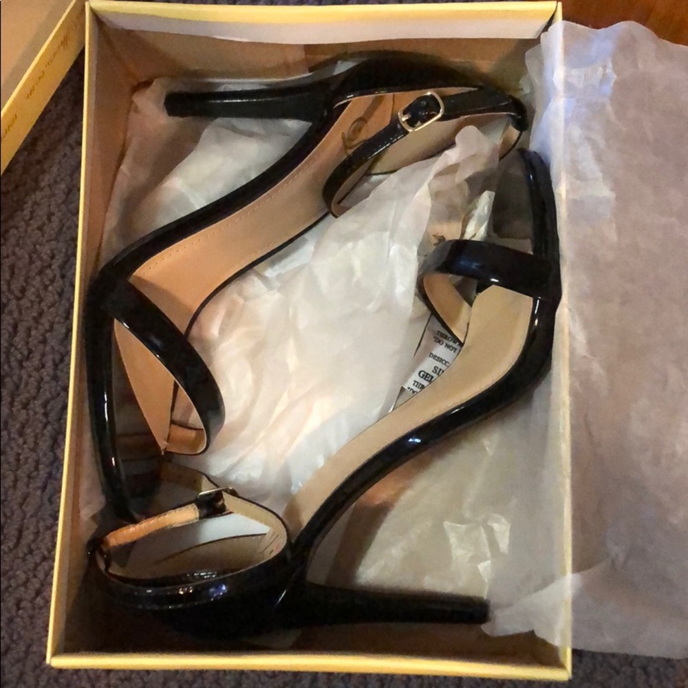 Black heels never been worn